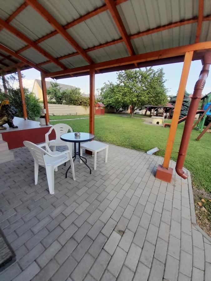 Appartement Napsugar Vendeghaz à Tiszaújváros Extérieur photo