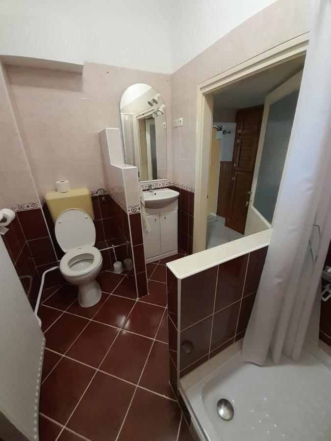 Appartement Napsugar Vendeghaz à Tiszaújváros Extérieur photo